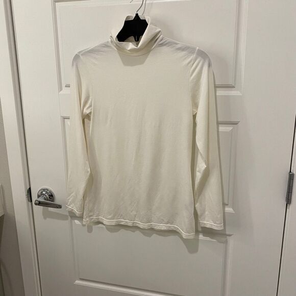 Uniqlo Women's Long Sleeve Heattech Turtleneck Top. White. Large. Comfy, Casual - Picture 5 of 11